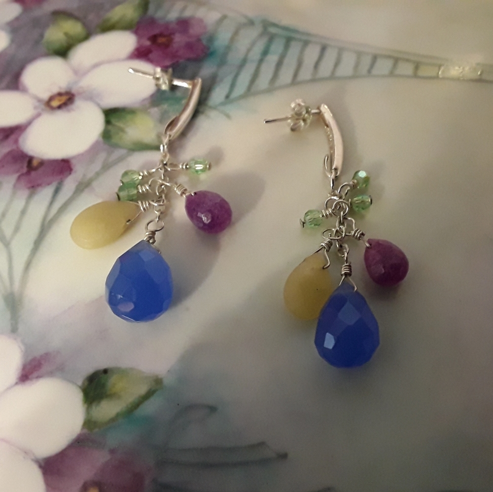 VTG. 925 STERLING MULTI-JADE & PERIDOT EARRINGS